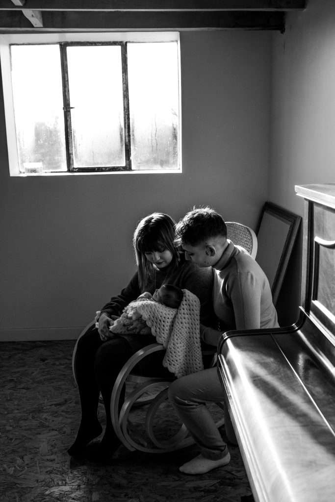 Photo de bébé naturel à domicile à Lille – moments tendres