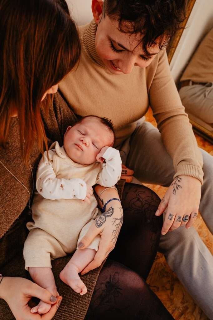 Photo de bébé naturel à domicile à Lille – moments tendres