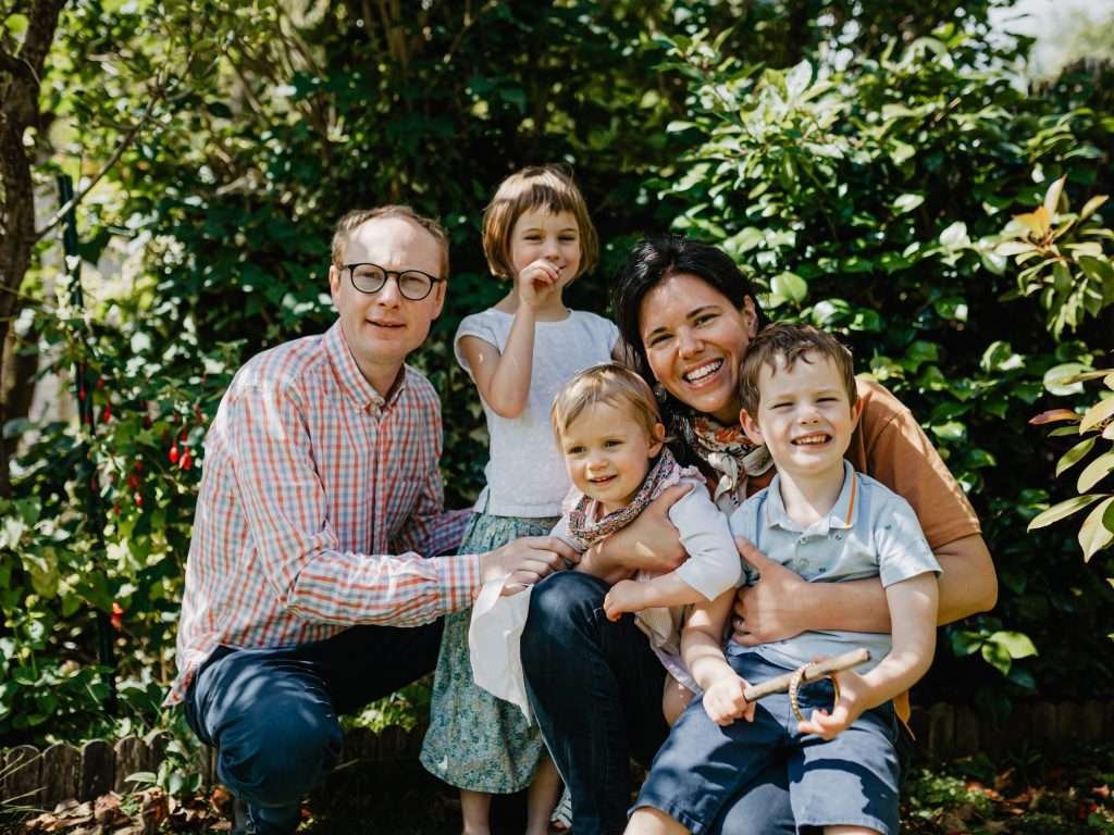 Photographe Famille Lille séance photo famille lille photos des enfants naturelles